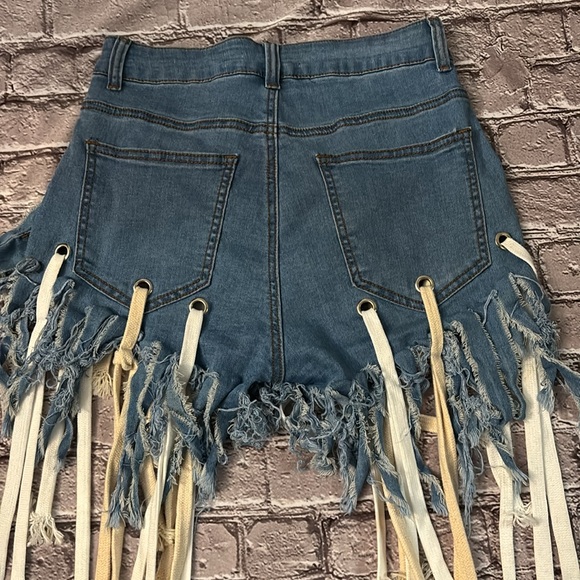 Hot & Delicious Denim Fringe Shorty Shorts Jorts S Festival Boho Cowgirl Rave - Picture 7 of 11